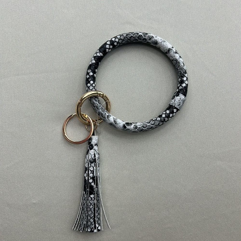 Snake print key chain, NWOT